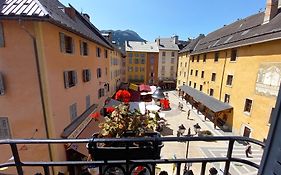 Appartement de charme le 1707 au cœur de la cité Vauban