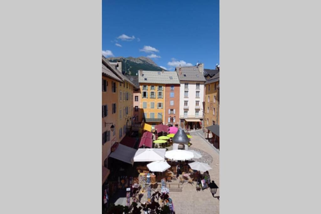 Appartement de charme le 1707 au cœur de la cité Vauban Briançon Extérieur photo